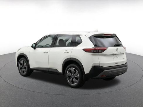 Used 2025 Nissan Rogue SV AWD/4WD image 7