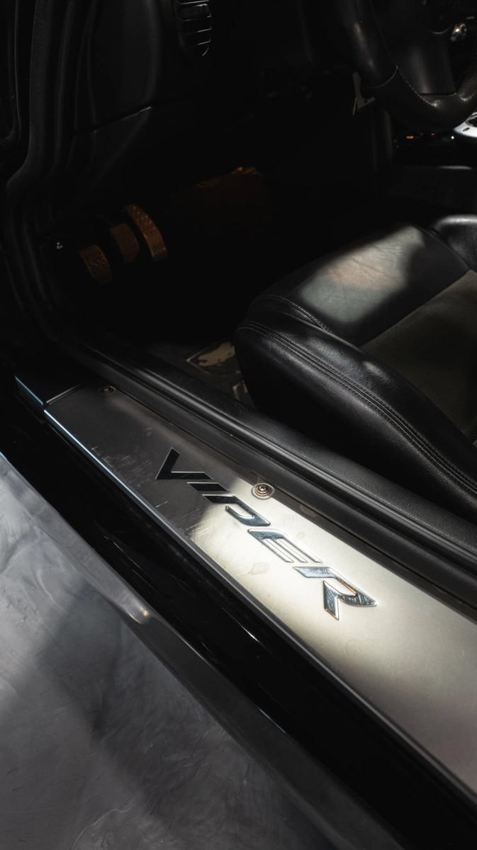 Used 2006 Dodge Viper SRT-10 RWD image 16