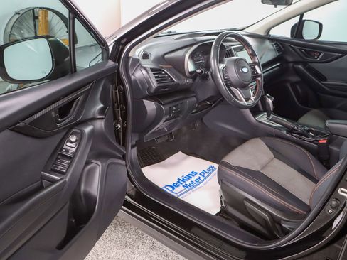 Used 2021 Subaru Crosstrek 2.0i Premium image 3