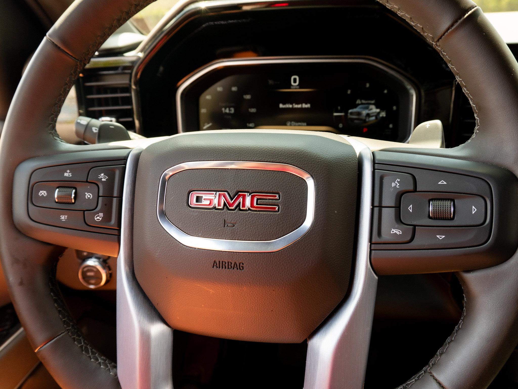 Used 2026 GMC Sierra 1500 SLT w/ SLT Convenience Package AWD/4WD image 32