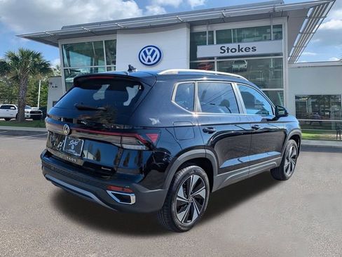 New 2026 Volkswagen Taos SE image 4