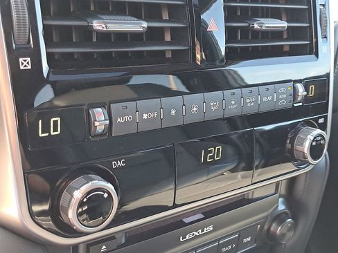 Used 2022 Lexus GX 460 Premium w/ Premium Package image 25