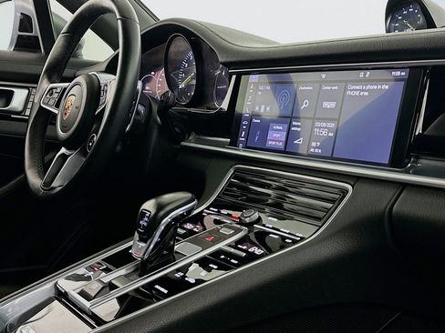 Used 2018 Porsche Panamera 4 image 29