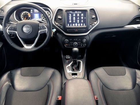 Used 2016 Jeep Cherokee Trailhawk w/ Cold Weather Group image 17