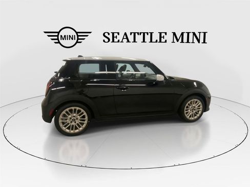 New 2026 MINI Cooper 2-Door Hardtop FWD image 12