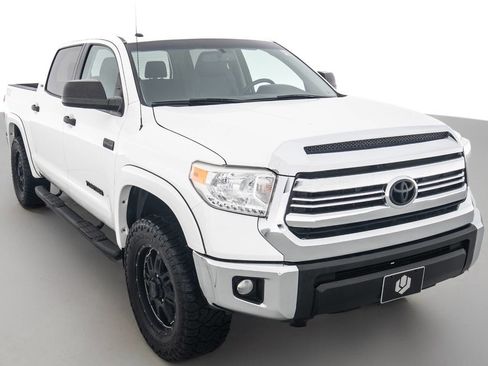 Used 2017 Toyota Tundra SR5 w/ SR5 Upgrade Package image 1