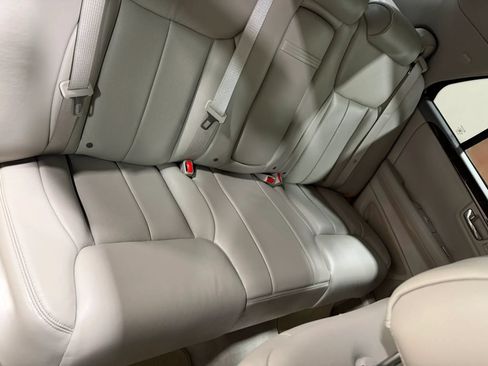 Used 2009 Cadillac DTS w/ Trunk Convenience Package FWD image 35