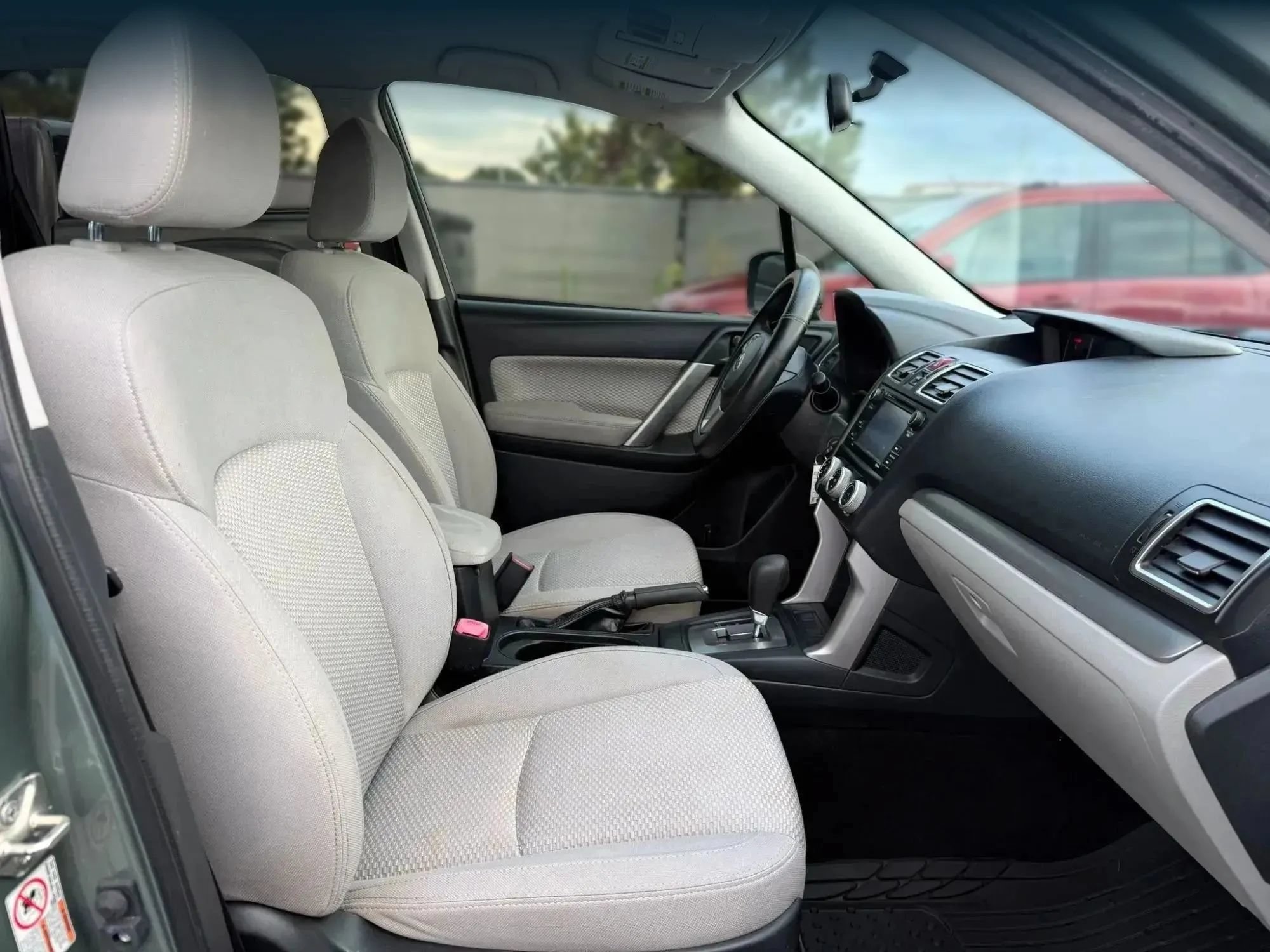 Used 2017 Subaru Forester 2.5i AWD/4WD image 18