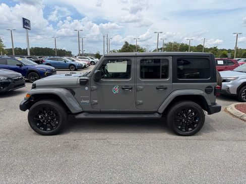 Used 2023 Jeep Wrangler Unlimited Sahara w/ Cold Weather Group AWD/4WD image 11