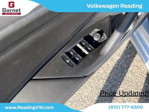 Certified 2023 Volkswagen Jetta SE FWD image 11