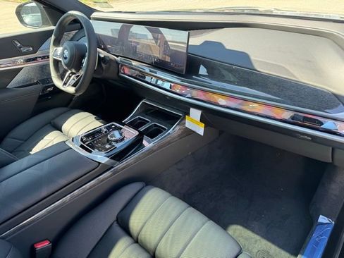 New 2026 BMW 760i xDrive w/ Premium Package AWD/4WD image 23