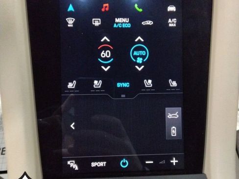 Used 2022 Porsche Taycan image 16