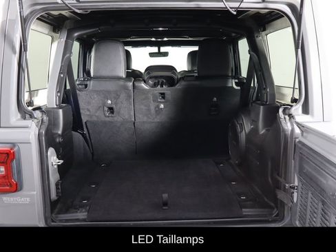 Used 2023 Jeep Wrangler Unlimited Rubicon w/ LED Lighting Group image 18