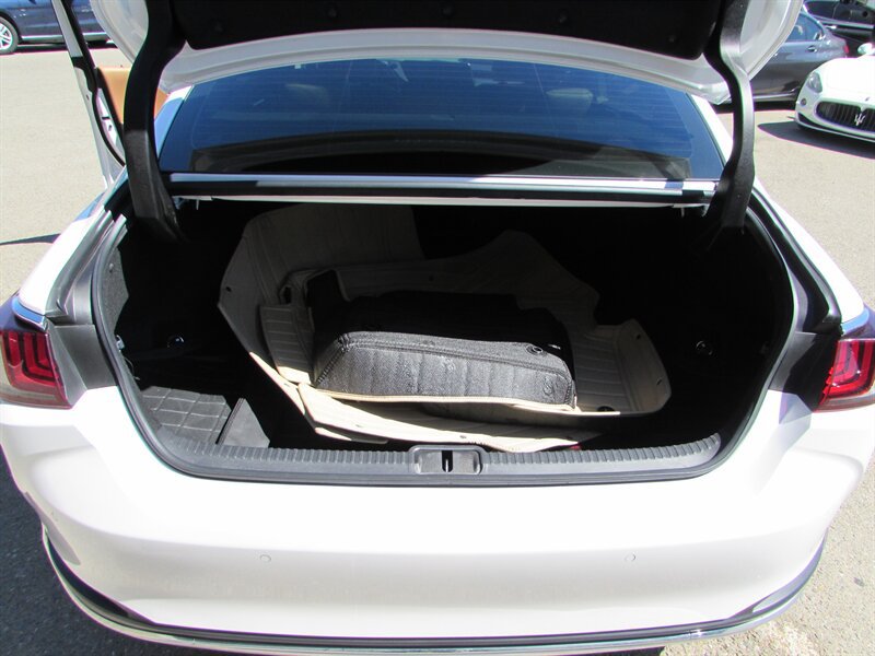 Used 2021 Lexus ES 300h w/ Accessory Package FWD image 28