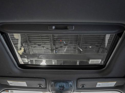 Used 2021 Toyota Sienna XSE image 31