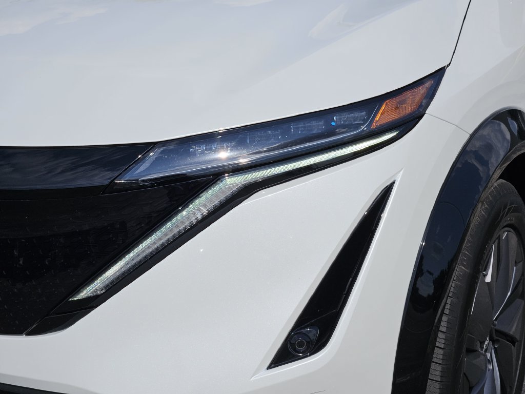 Used 2024 Nissan Ariya AWD image 8