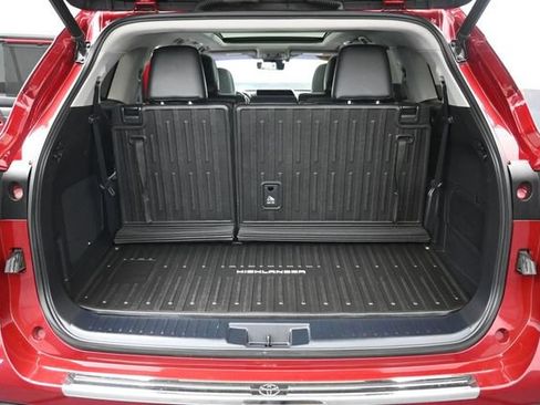 Used 2021 Toyota Highlander Platinum AWD/4WD image 33