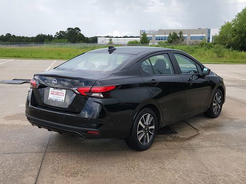 Used 2025 Nissan Versa SV FWD image 5