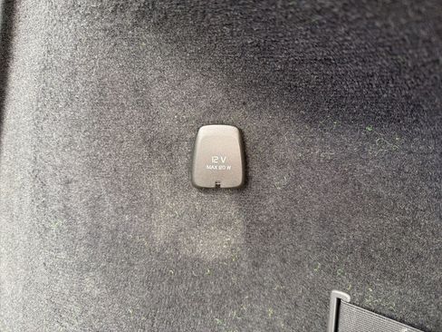 Used 2024 Volvo XC90 B5 Core w/ Protection Package Premier image 29