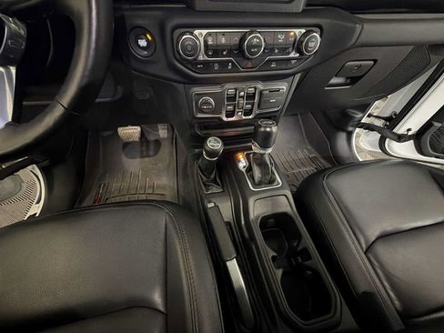 Used 2021 Jeep Wrangler Unlimited Sahara AWD/4WD image 18