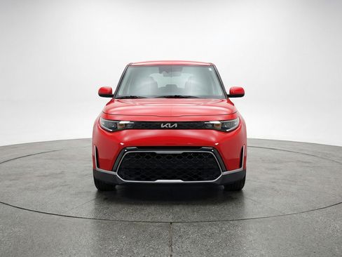 Used 2025 Kia Soul LX w/ LX Technology Package image 2