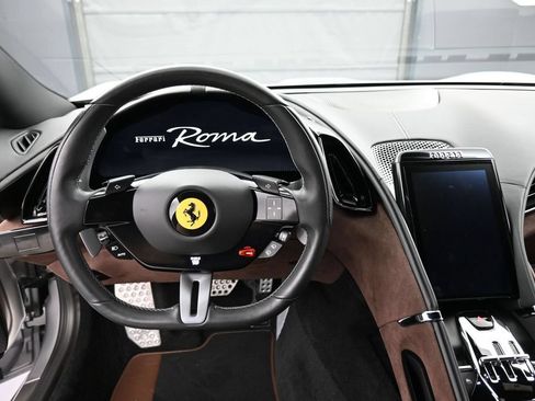 Used 2024 Ferrari Roma RWD image 18
