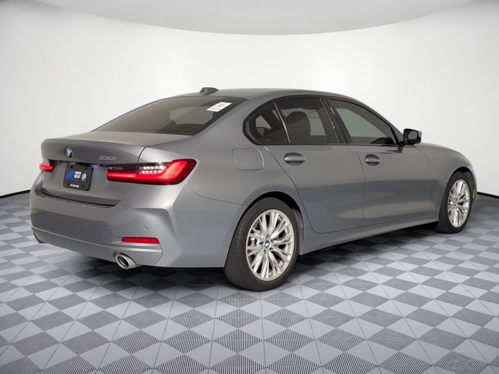 Used 2023 BMW 330i Sedan w/ Premium Package RWD image 9