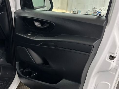 Used 2021 Mercedes-Benz Metris image 29