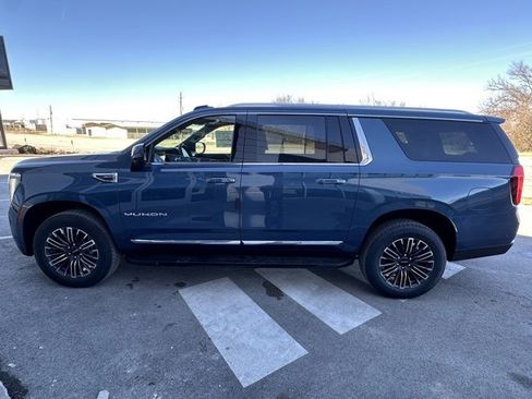 New 2026 GMC Yukon XL Elevation w/ Elevation Premium Package image 9