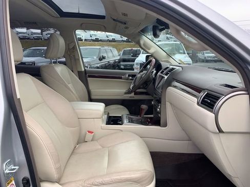 Used 2016 Lexus GX 460 w/ Premium Package image 17