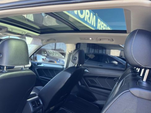 Certified 2022 Volkswagen Tiguan SE w/ Panoramic Sunroof Package image 22