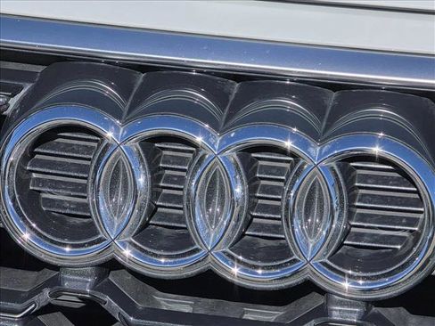 Used 2023 Audi Q5 2.0T Premium w/ Convenience Package image 8