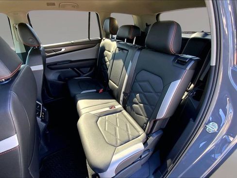 Certified 2025 Volkswagen Atlas Peak Edition SE AWD/4WD image 25