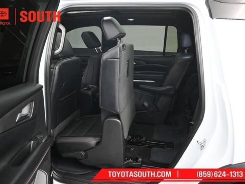 Used 2026 Chevrolet Traverse Z71 w/ Enhanced Driving Package AWD/4WD image 33