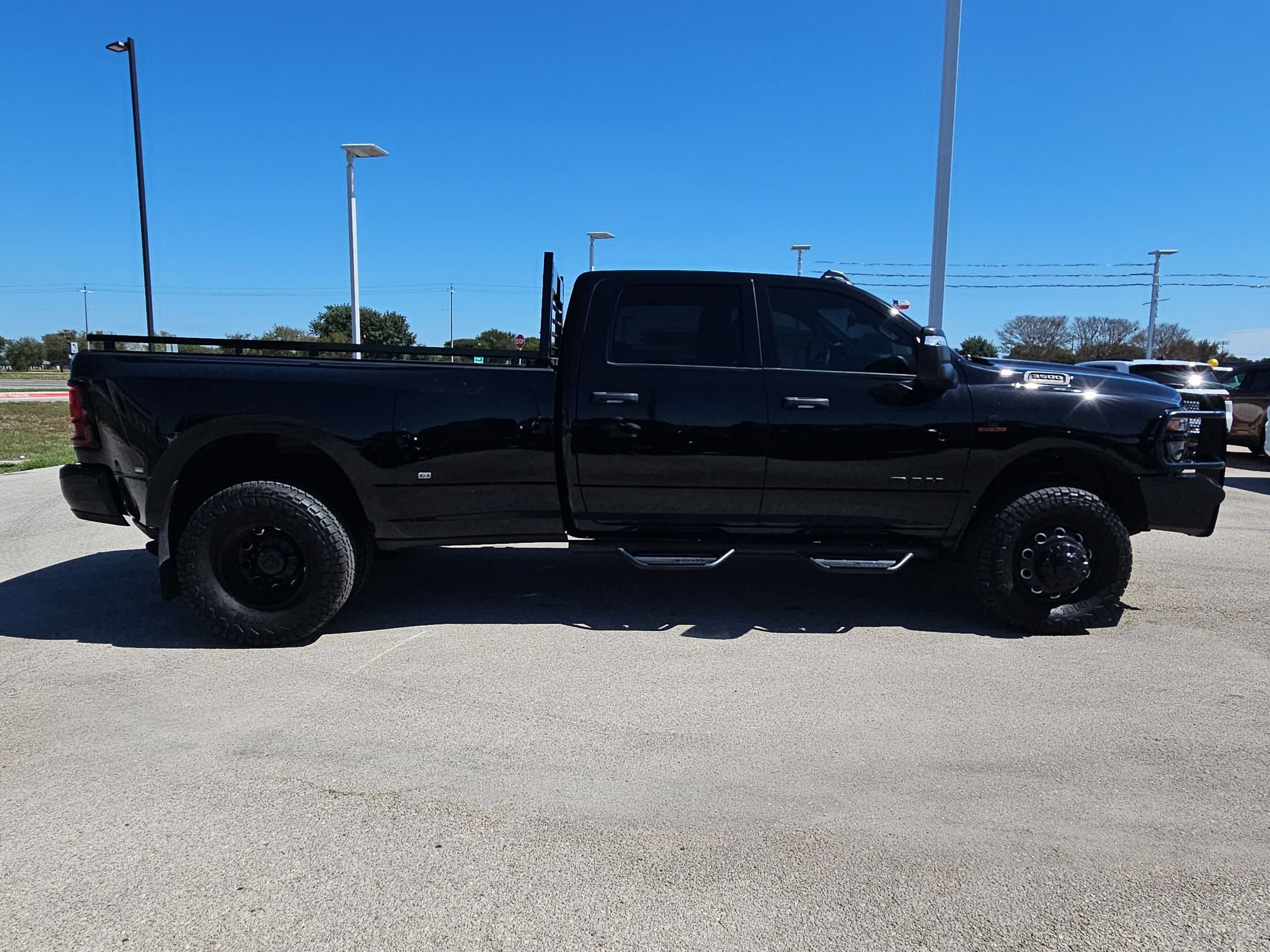 Used 2025 RAM 3500 Lone Star AWD/4WD image 2