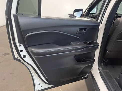 Used 2023 Honda Passport EX-L image 19