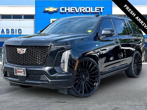 Used 2025 Cadillac Escalade Sport w/ Touring Package AWD/4WD image 2
