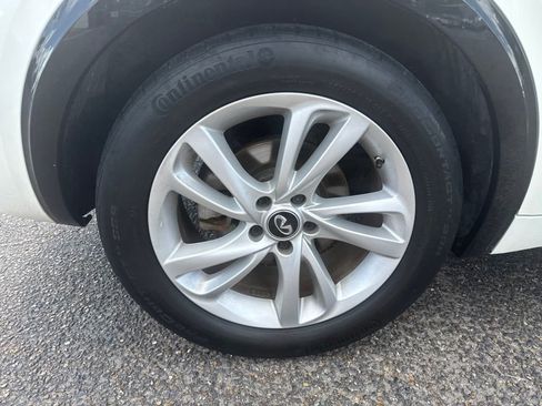 Used 2018 INFINITI QX30 FWD image 9