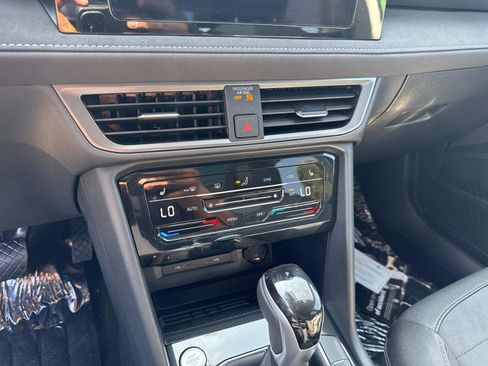 New 2025 Volkswagen Taos SE image 21