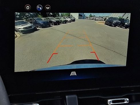 Used 2025 Chevrolet Equinox LT FWD image 18