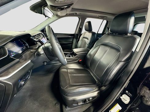 Used 2023 Jeep Grand Cherokee 4WD 4xe w/ Luxury Tech Group II image 12