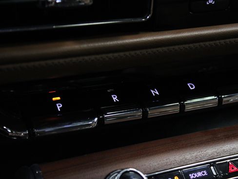 Used 2022 Lincoln Aviator Reserve w/ Equipment Group 201A image 24