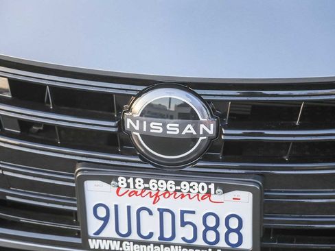 Used 2025 Nissan Versa SV w/ Trunk Package FWD image 5