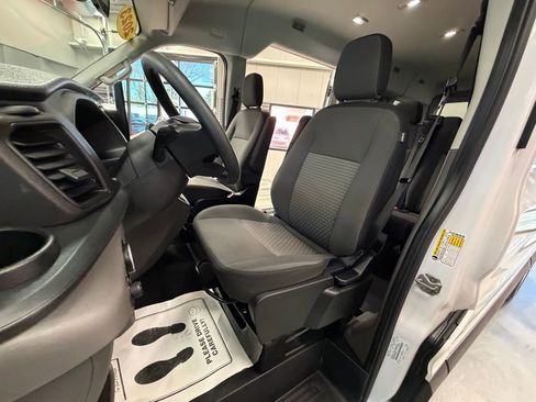 Used 2023 Ford Transit 350 XLT image 9
