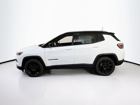 Used 2022 Jeep Compass Latitude w/ Sun and Sound Group AWD/4WD image 8