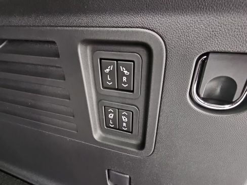 New 2026 GMC Acadia Denali w/ Super Cruise Package image 37