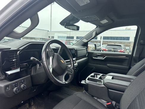 Used 2022 Chevrolet Silverado 1500 LT AWD/4WD image 11