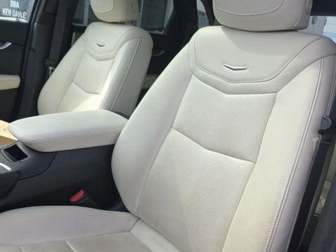 Used 2024 Cadillac XT5 Sportv image 3