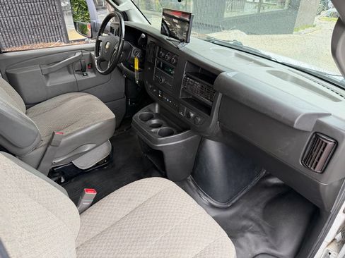 Used 2021 Chevrolet Express 3500 w/ Power Convenience Package RWD image 32