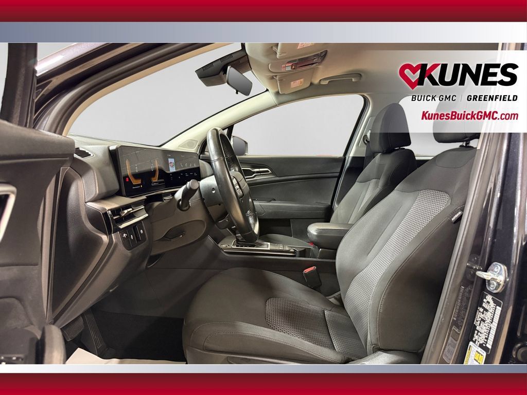 Used 2026 Kia Sportage LX FWD image 22